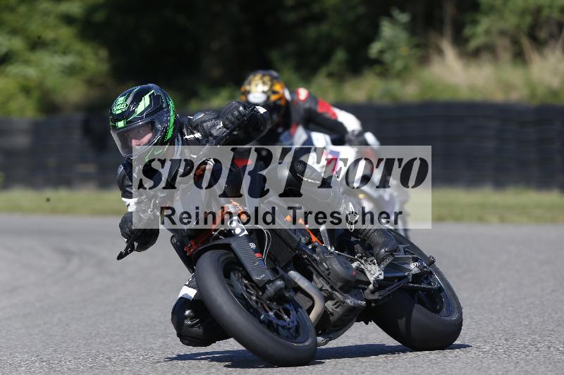 /Archiv-2025/49 26.08.2025 Cornu Master School ADR/rot-rouge/38